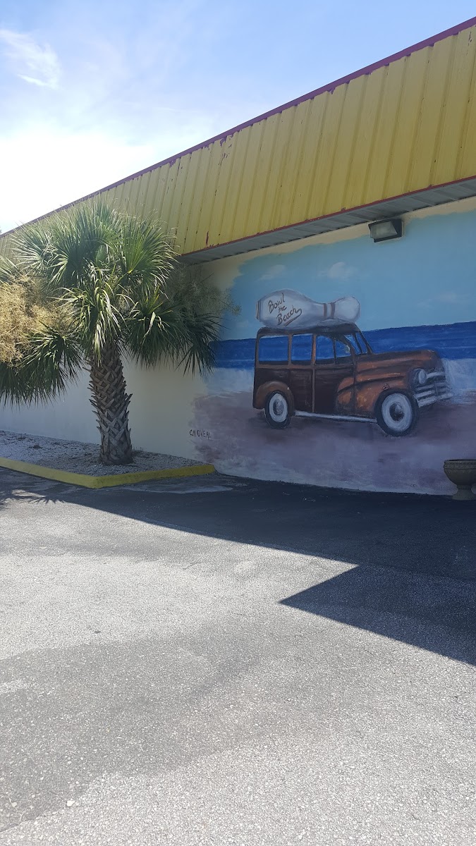 Cardinal Lanes Beach Bowl